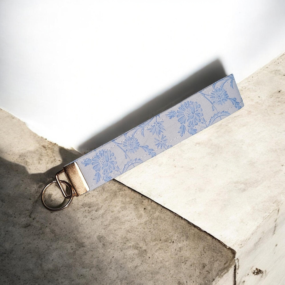 Light Blue scroll print wristlet and quilted zipper wallet