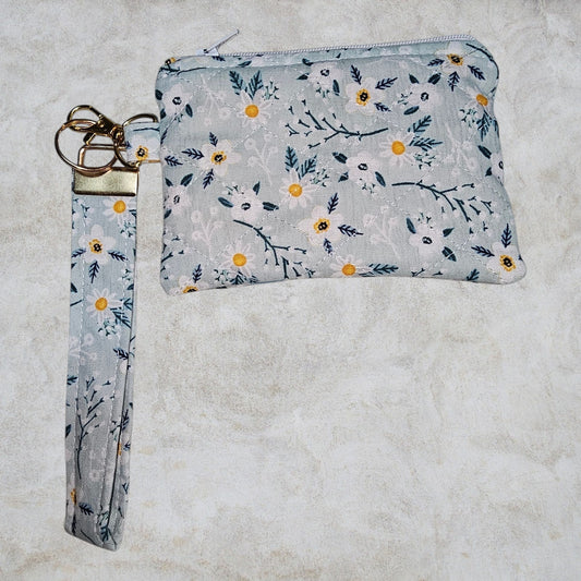 Green and white floral quilted Zipper wristlet wallet