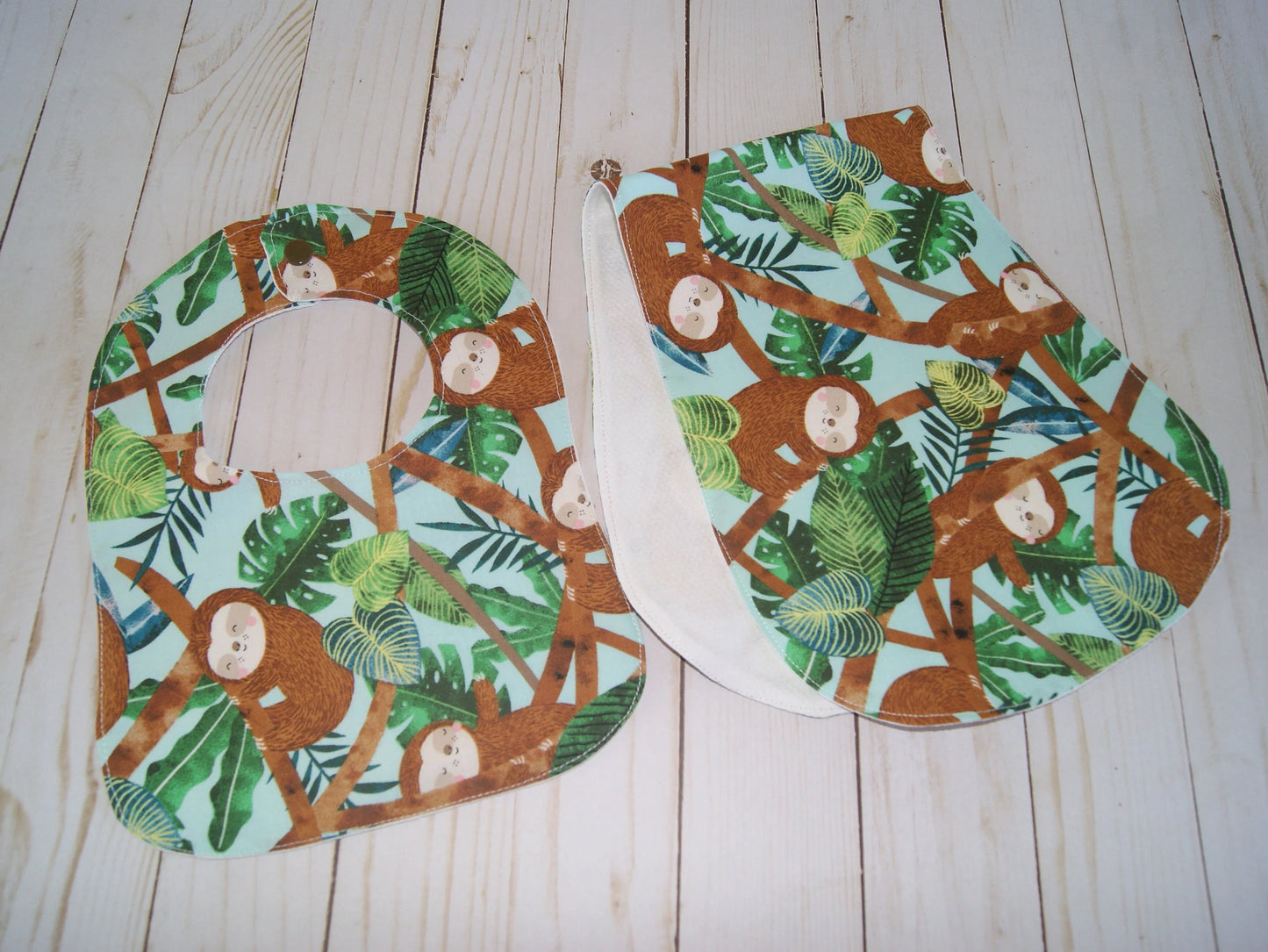 Sloth Bib And Burp Cloth